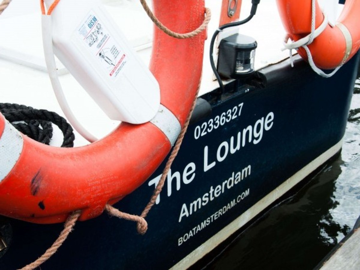 The Lounge boat details