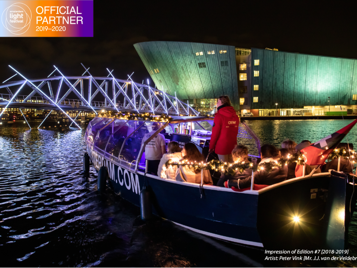 a boat that is lit up at night